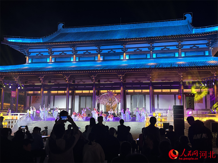 大名大運(yùn)河博物館內(nèi)的實(shí)景演出。人民網(wǎng)記者 楊文娟攝