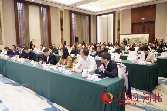 11月20日，“進萬企—益企成長”專精特新企業(yè)專場對接活動在石家莊舉行。人民網 朱延生攝