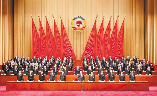 1月15日上午，政協(xié)河北省第十三屆委員會第三次會議圓滿完成各項(xiàng)議程，在雄壯的國歌聲中閉幕。 本報(bào)記者 霍艷恩攝